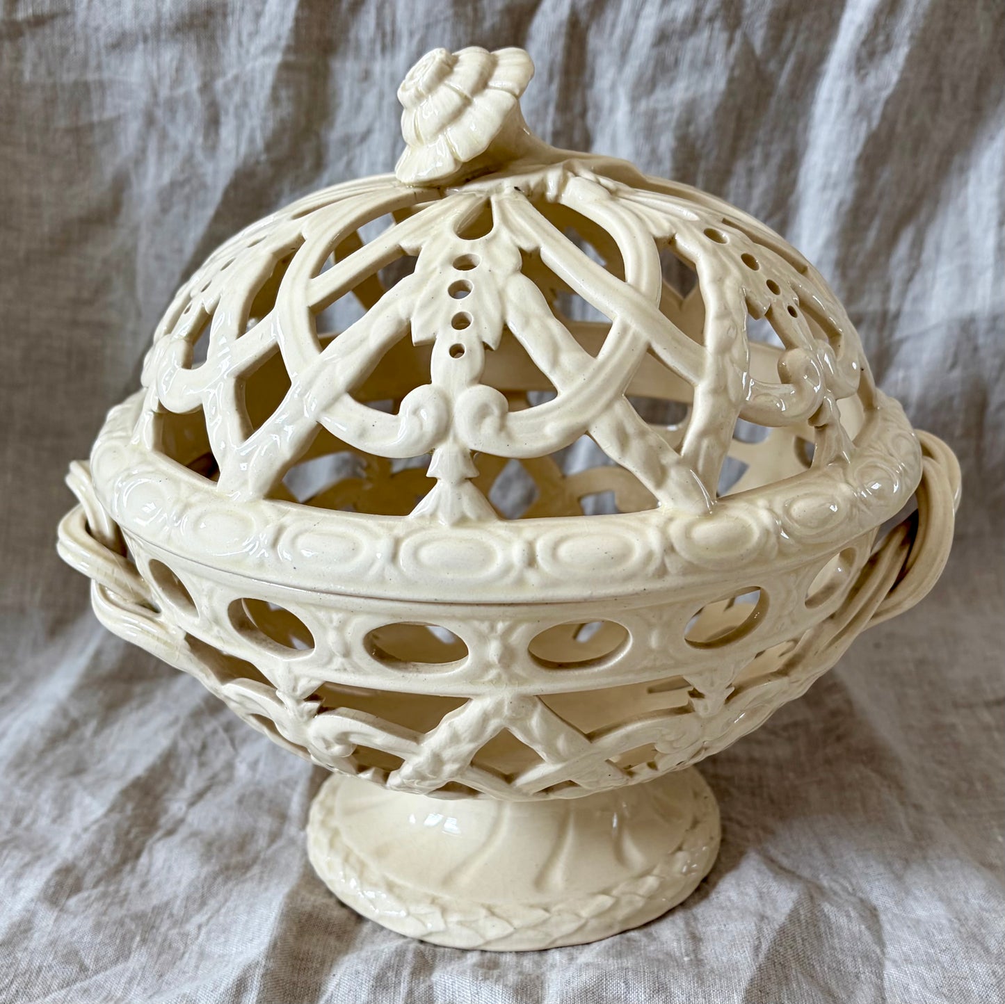 Late 19th Century Wedgwood Cream or Queensware Perforated Orange Bowl