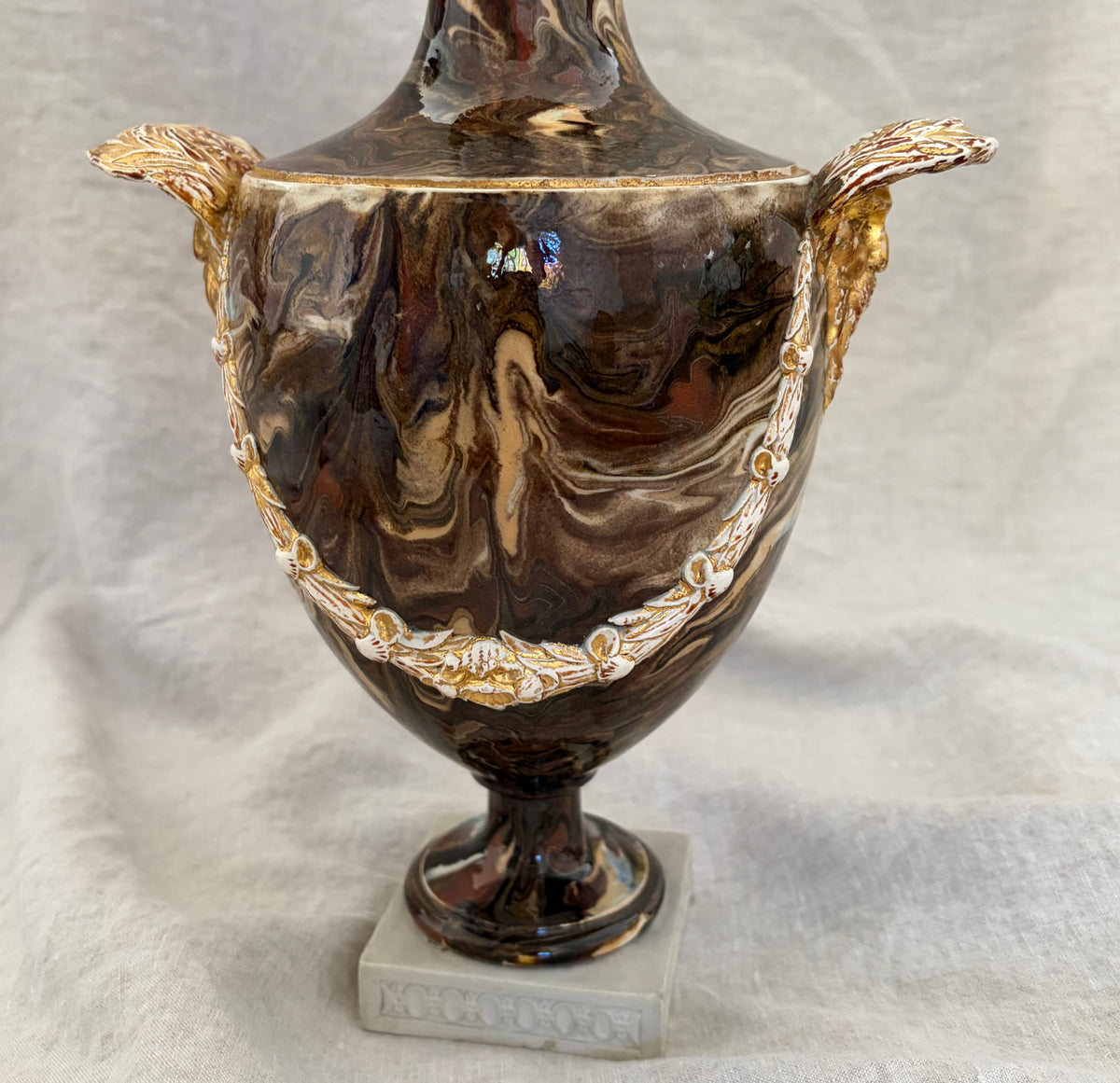 Circa 1790 Wedgwood Agate Ware Urn Form Vase