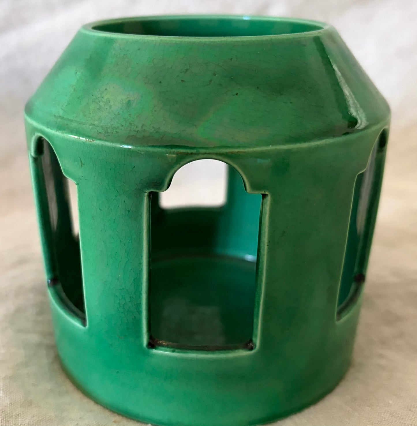 Striking Circa 1830 Green Glazed Wedgwood Bird Feeder