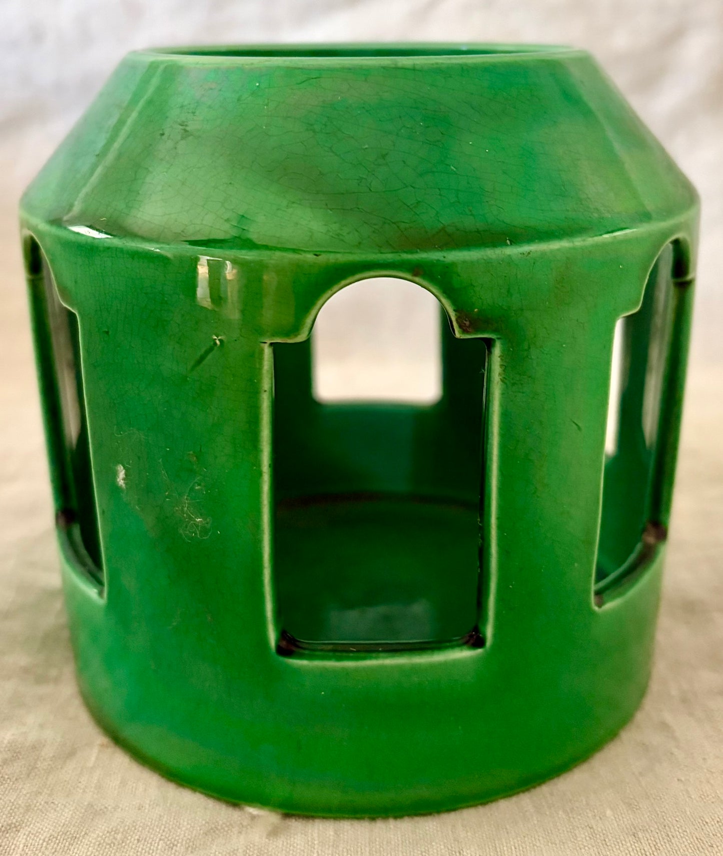 Striking Circa 1830 Green Glazed Wedgwood Bird Feeder