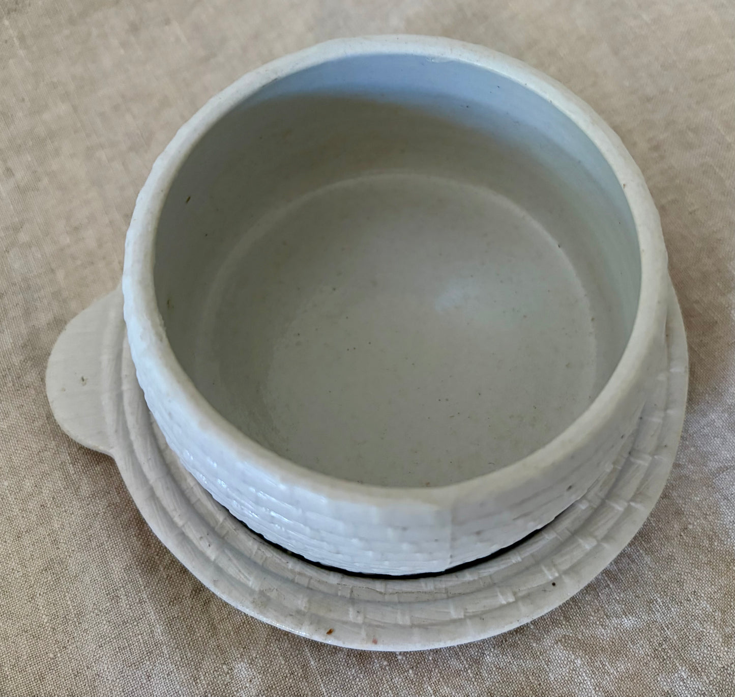 18th Century Wedgwood Bee Skep Form Honey Pot