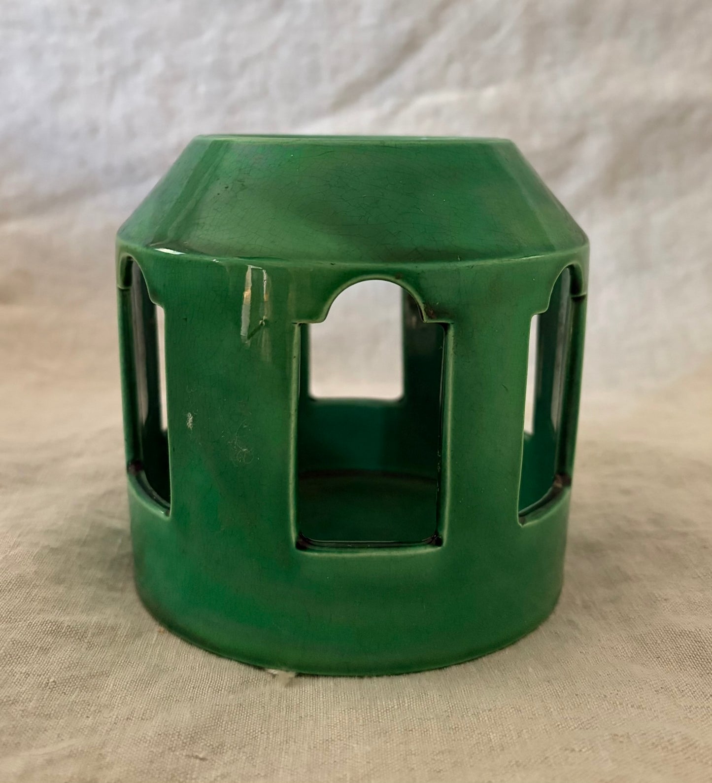 Striking Circa 1830 Green Glazed Wedgwood Bird Feeder
