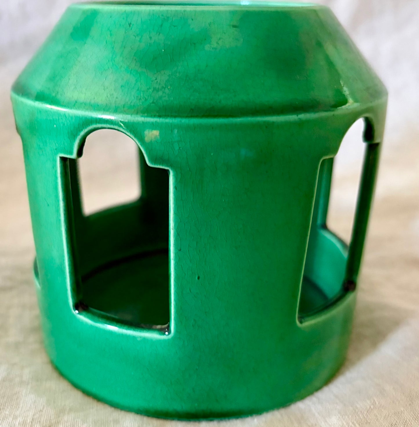 Striking Circa 1830 Green Glazed Wedgwood Bird Feeder