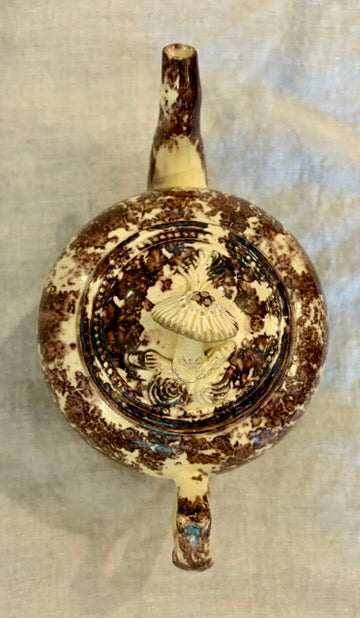 18th Century Whieldon Glazed Tea Pot With a Mushroom Form Lid