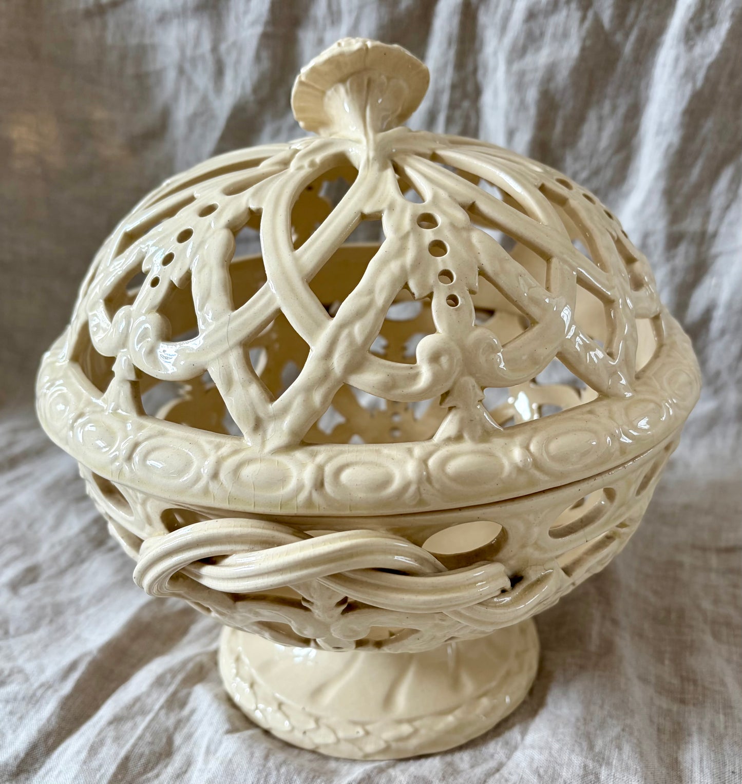 Late 19th Century Wedgwood Cream or Queensware Perforated Orange Bowl