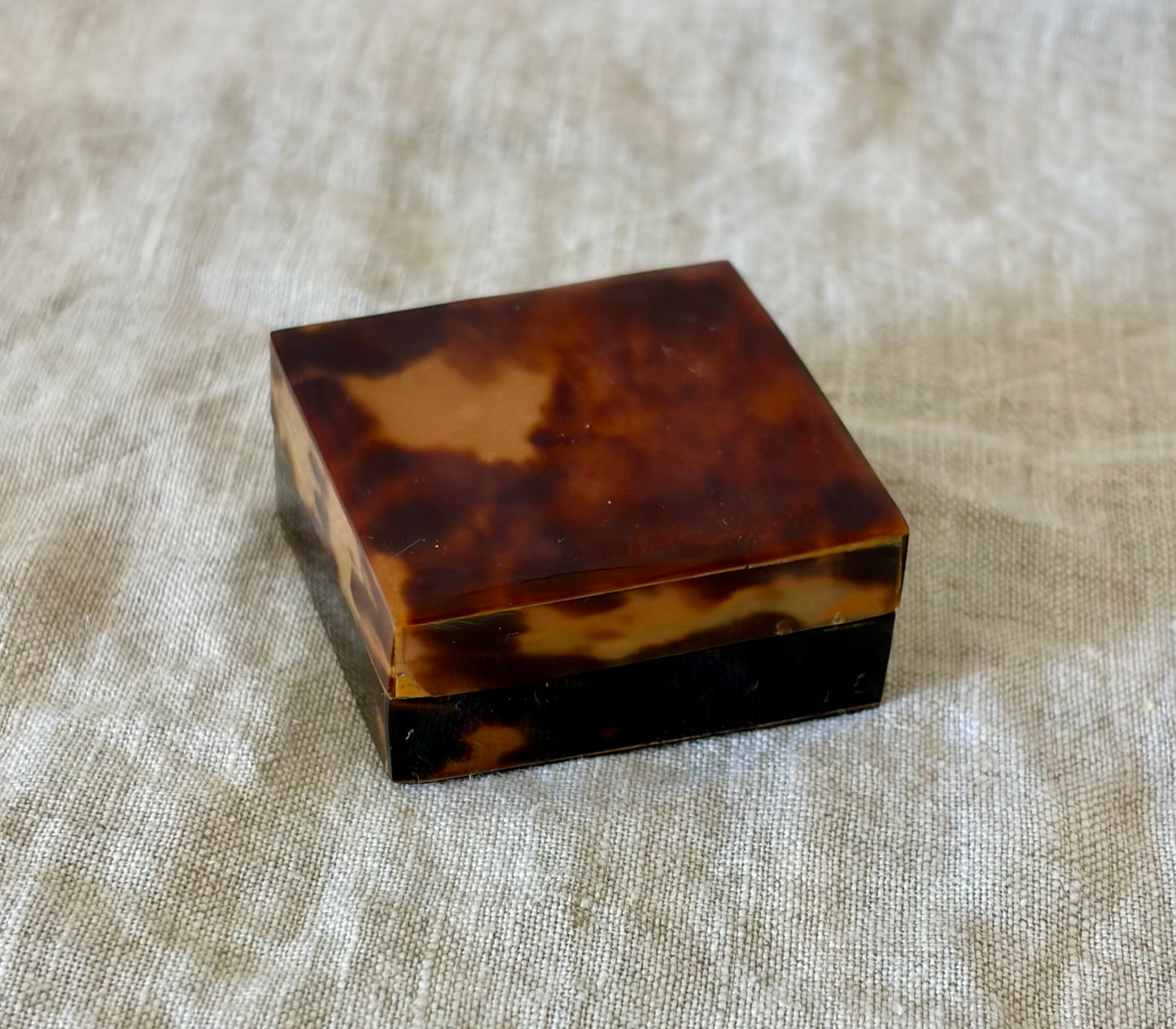 Faux Tortoiseshell Snuff Box