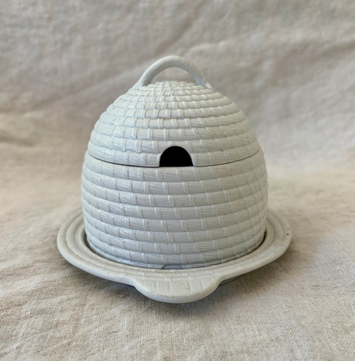 18th Century Wedgwood Bee Skep Form Honey Pot
