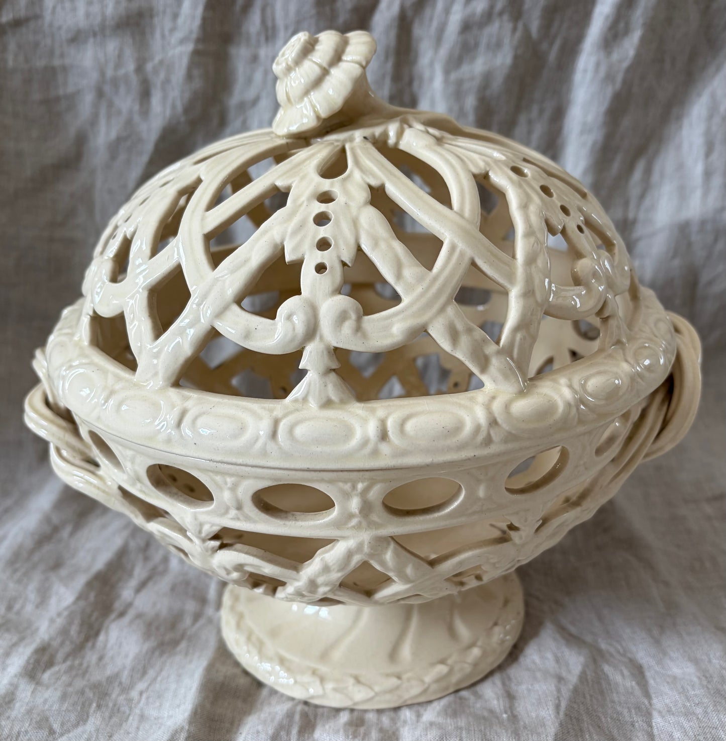 Late 19th Century Wedgwood Cream or Queensware Perforated Orange Bowl