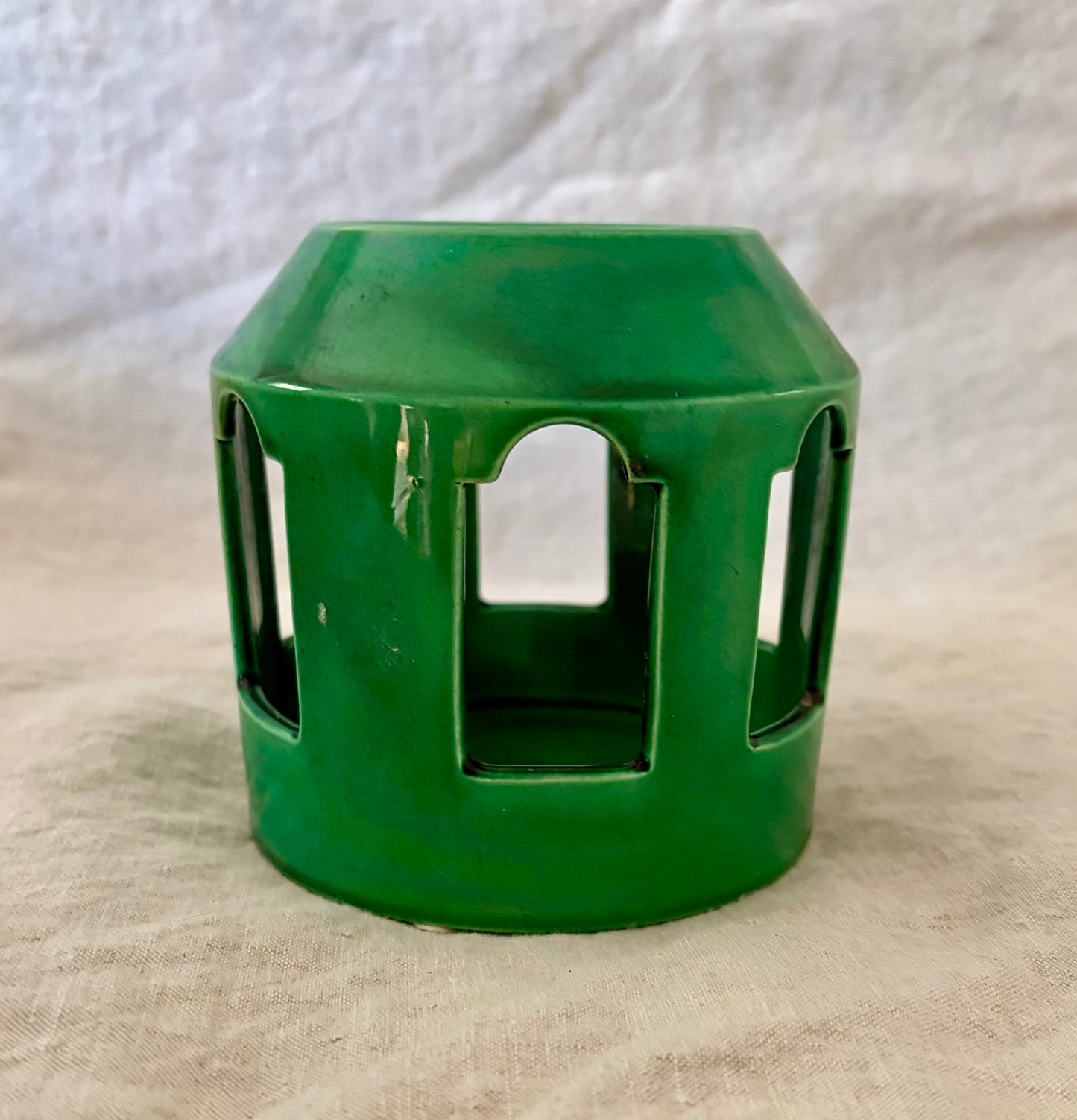 Striking Circa 1830 Green Glazed Wedgwood Bird Feeder