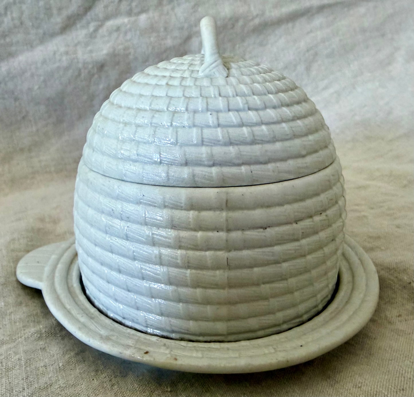 18th Century Wedgwood Bee Skep Form Honey Pot