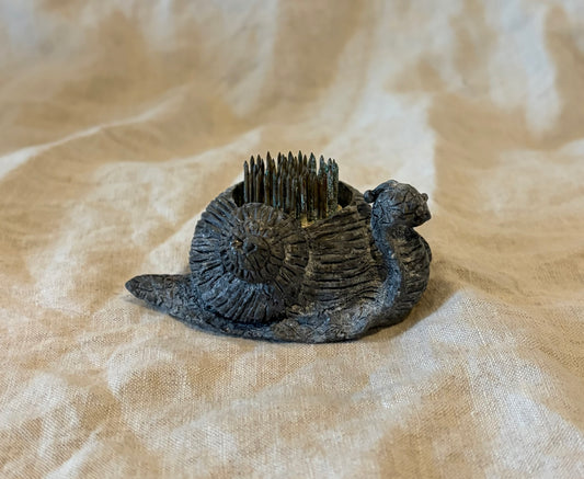 Continental Snail Form Lead Flowerfrog